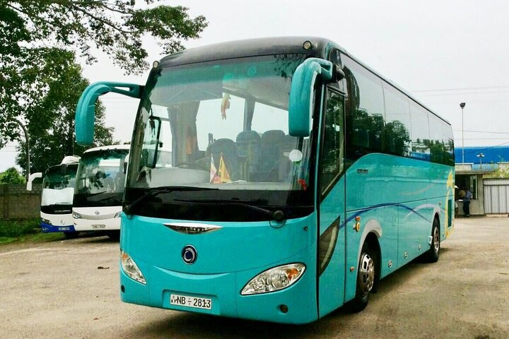 Colombo to Kandy Bus (Reserved Seats) - Air Conditioned - Photo 1 of 4